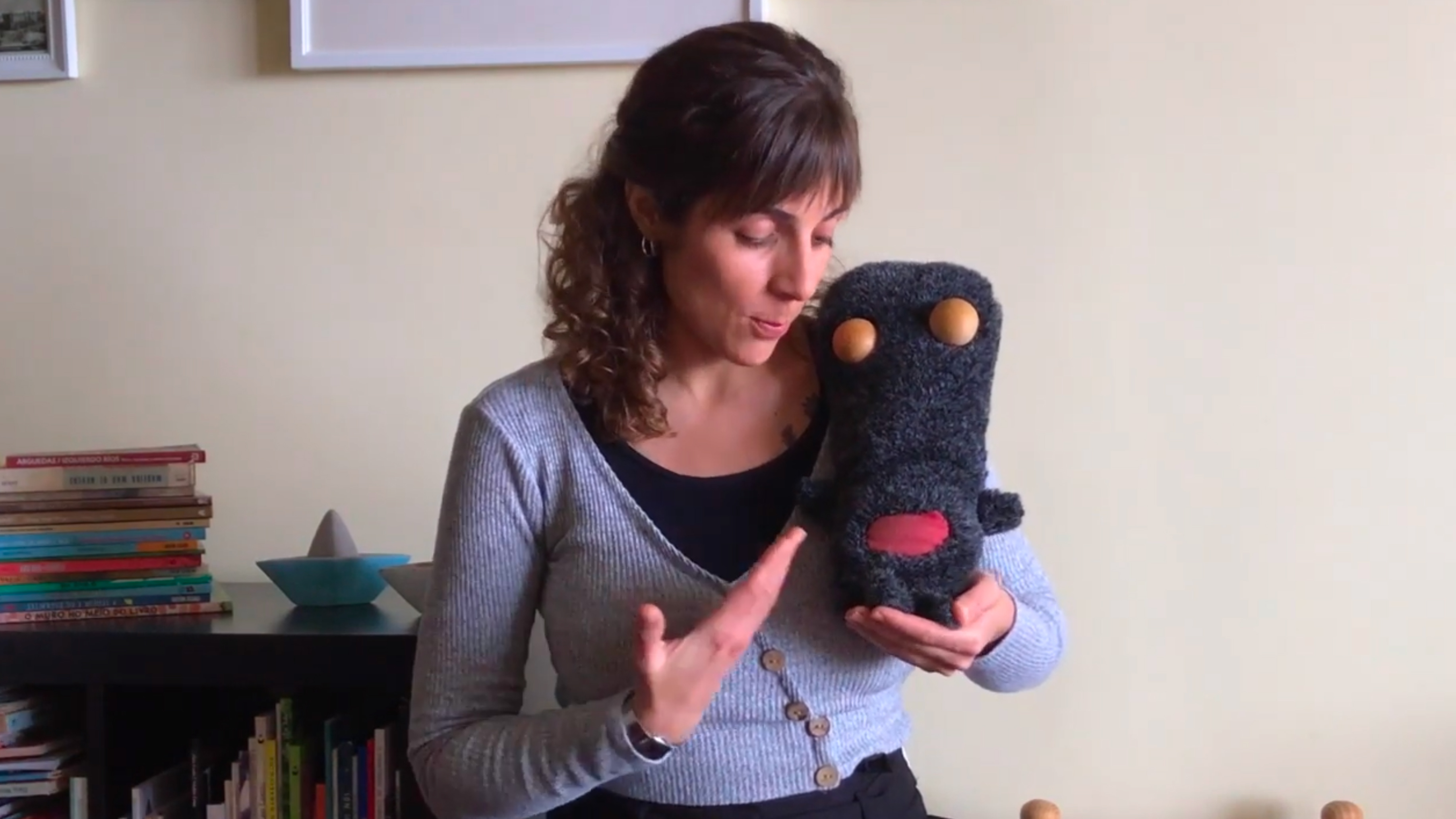 Catarina Claro e o Monstro dos Livros